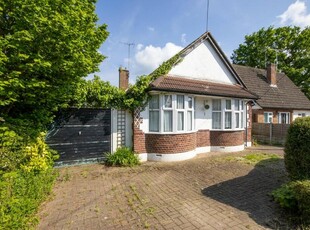 2 bedroom detached bungalow for sale in Sunray Avenue, Hutton, Brentwood, Essex, CM13