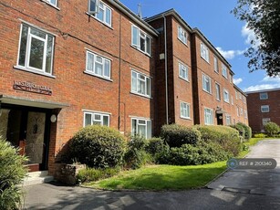 2 bedroom flat for rent in Bournemouth Road, Poole, BH14