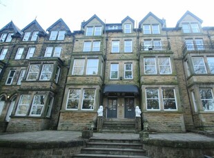 2 bedroom flat for rent in Valley Drive, Harrogate, North Yorkshire, HG2