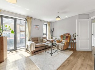 2 bedroom flat for sale in Broadwater Road, London, SW17