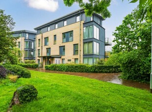 2 bedroom flat for sale in Douglas Close, Stanmore, HA7