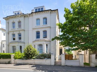 2 bedroom flat for sale in Dyke Road, Brighton, East Sussex, BN1