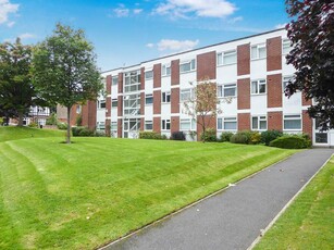 2 bedroom flat for sale in Wentworth Road, Harborne, Birmingham, B17 9SS, B17