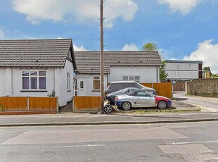2 bedroom semi-detached bungalow for sale in Westree Road, Maidstone, Kent, ME16