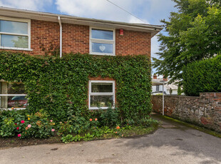 2 bedroom semi-detached house for rent in Alexandra Terrace, Winchester, SO23