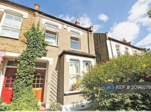 2 bedroom semi-detached house for rent in Rowden Road, Beckenham, BR3