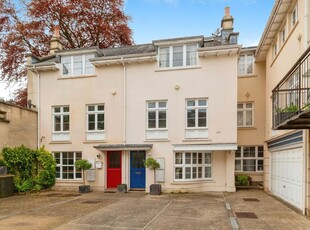 2 bedroom semi-detached house for sale in Circus Mews, Bath, BA1
