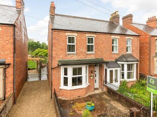2 bedroom semi-detached house for sale in Longwall, Oxford, OX4