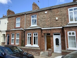2 bedroom terraced house for rent in Shipton Street, York, YO30