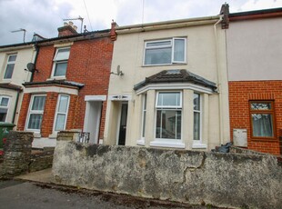 2 bedroom terraced house for sale in Imperial Avenue, Southampton, SO15