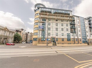 3 bed ground floor flat for sale in The Shore