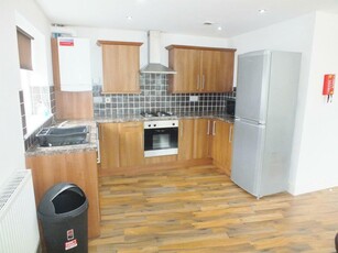 3 bedroom apartment for rent in Flat 4 Bawaz Place 205 Alfreton Road, Nottingham, NG7 3NW, NG7