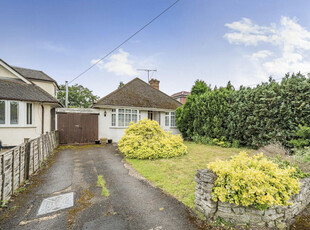 3 bedroom bungalow for sale in Woodwaye, Woodley, Reading, RG5
