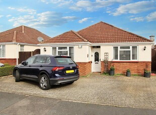 3 bedroom detached bungalow for sale in High Mead, West Wickham, BR4