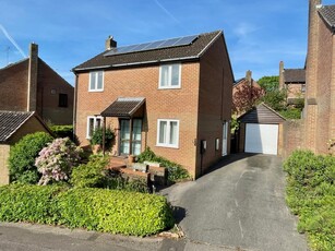 3 bedroom detached house for sale in Badger Farm, Winchester, SO22