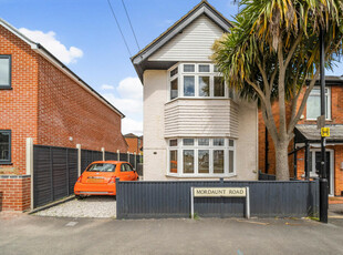 3 bedroom detached house for sale in Mordaunt Road, Inner Avenue, Southampton, Hampshire, SO14