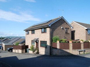 3 bedroom detached house for sale in Wendron Way, Idle, Bradford, West Yorkshire, BD10