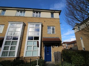3 bedroom end of terrace house for rent in Broughton, Milton Keynes, MK10