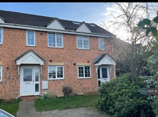 3 bedroom end of terrace house for rent in Moulsham Chase, Chelmsford, CM2