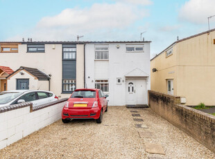 3 bedroom end of terrace house for sale in Oatlands Avenue, Whitchurch, Bristol, BS14