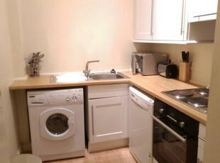 3 bedroom flat for rent in Downfield Place, Dalry, Edinburgh, EH11