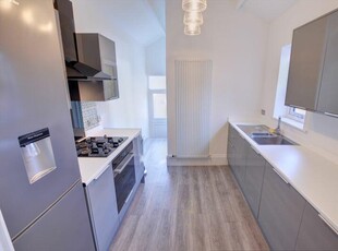 3 bedroom flat for rent in Glenthorn Road, Jesmond, Newcastle Upon Tyne, NE2