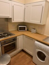 3 bedroom flat for rent in Murieston Crescent, Dalry, Edinburgh, EH11