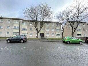 3 bedroom flat for rent in Rothes Drive, Summerston, G23
