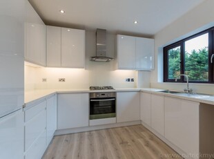 3 bedroom terraced house for rent in Kings Garth Mews, Forest Hill, London, SE23