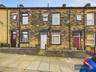 3 bedroom terraced house for sale in Cresswell Mount, Bradford, West Yorkshire, BD7