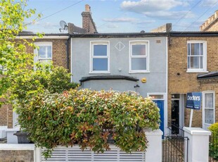 3 bedroom terraced house for sale in Foxberry Road, Brockley, SE4