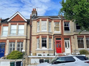 3 bedroom terraced house for sale in Hollingbury Park Avenue - BN1