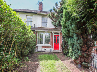 3 bedroom terraced house for sale in Mile End Road, Norwich NR4