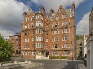 4 bedroom apartment for sale in South Street, London, W1K