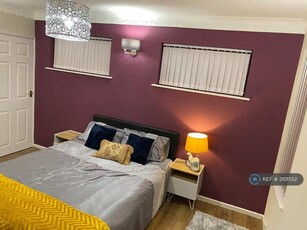 4 bedroom bungalow for rent in Nottingham, Nottingham, NG5