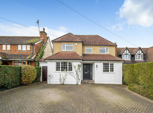 4 bedroom detached house for sale in Bryanstone Avenue, Guildford, Surrey, GU2