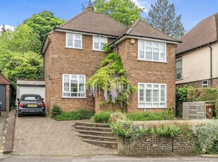 4 bedroom detached house for sale in High View Road, Guildford, Surrey, GU2