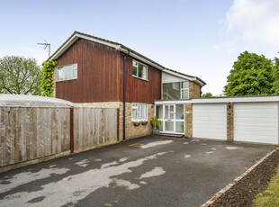 4 bedroom detached house for sale in Iris Close, Basingstoke, Hampshire, RG22