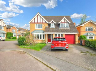 4 bedroom detached house for sale in Middle Greeve, Wootton, NN4