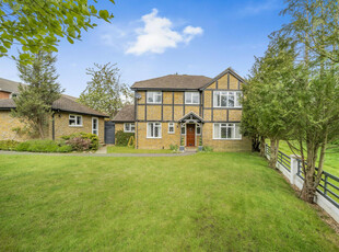 4 bedroom detached house for sale in Oakley Dell, Guildford, Surrey, GU4