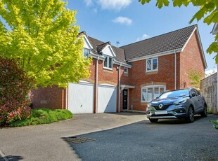 4 bedroom detached house for sale in The Causeway, Kingswood, Hull, East Riding Of Yorkshire, HU7