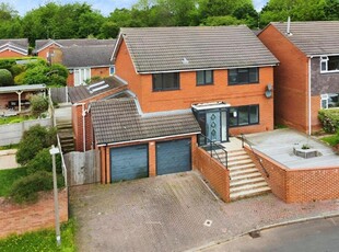 4 bedroom detached house for sale in Tracy Close, Beeston, Nottingham NG9 3HW, NG9