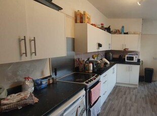 4 bedroom end of terrace house for rent in Radnor Road, Horfield, BS7