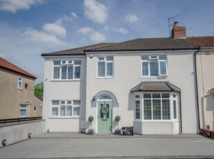 4 bedroom end of terrace house for sale in Jubilee Crescent, Mangotsfield, Bristol, BS16 9BB, BS16