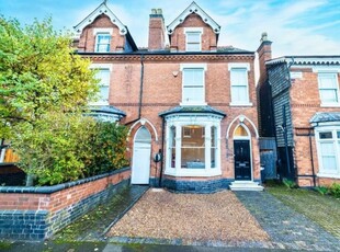 4 bedroom end of terrace house for sale in Lonsdale Road, Harborne, Birmingham, B17