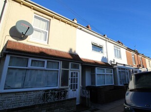 4 bedroom terraced house for rent in Pretoria Road, Southsea, PO4