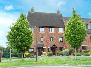 4 bedroom town house for sale in Plaistow Crescent, Monkston Park, Milton Keynes, Buckinghamshire, MK10