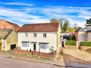 5 bedroom detached house for rent in High Street, Sherington, Newport Pagnell, MK16