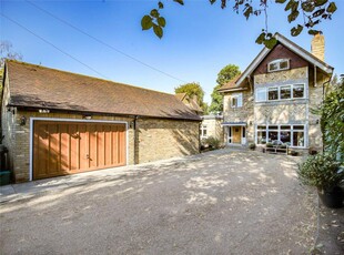 5 bedroom detached house for sale in Townsend Drive, St. Albans, Hertfordshire, AL3