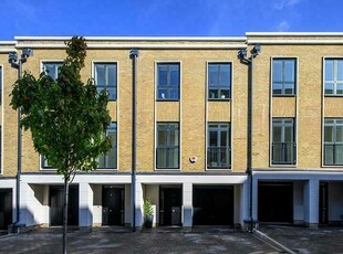 5 bedroom town house for sale in 12 Fellowes Rise,
Winchester,
SO22 5SY, SO22